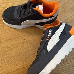 New Puma navy blue and orange sneakers